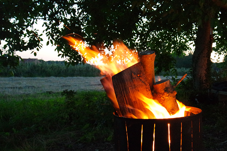 ... en met vuurkorven de sfeer helemaal af maakte - 21 augustus 2015 - foto: Véronique Moiës