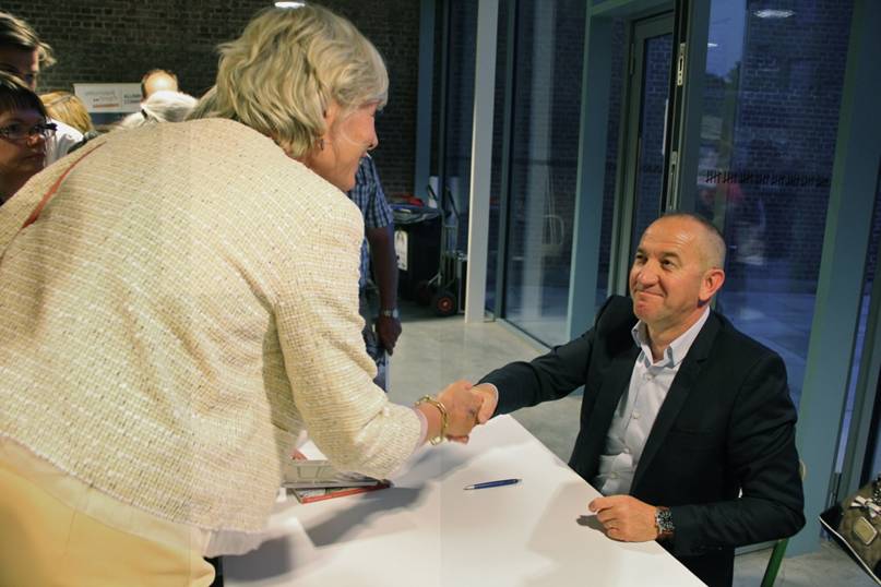 Literaire ontmoetingen op mooie locaties - 27 juni 2015 - foto: Raf Bergans