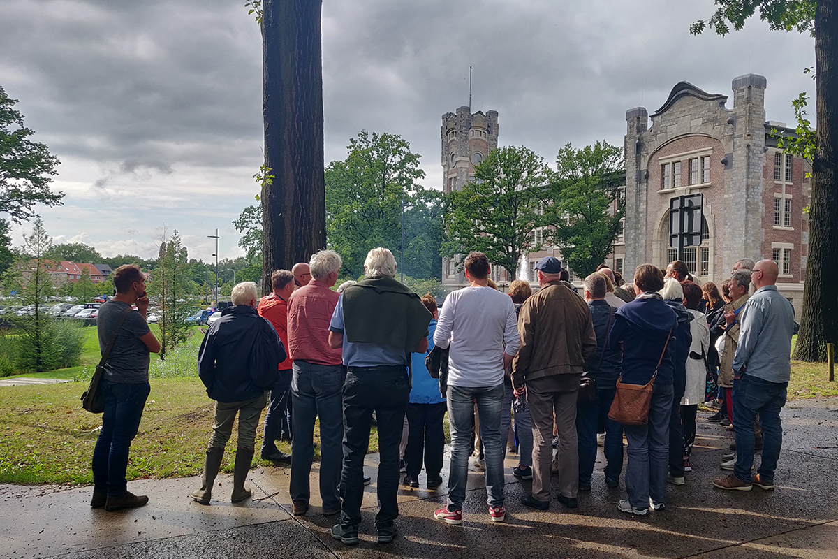 De wandeling begon met wat geschiedenis van de mijn... - 18 augustus 2019