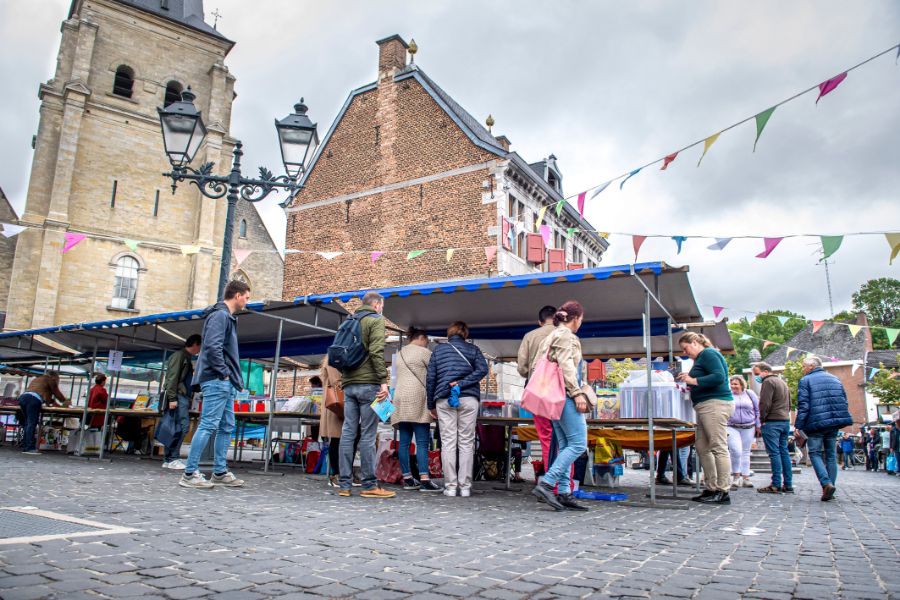 ZiZ 2021 Bilzen / Boekenmarkt © Valentin Jacobs