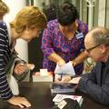 Naar goede Zin in Zomer-gewoonte signeerde P.F. Thomése aan het eind zijn boeken - 14 augustus 2013 - foto: Raf Bergans