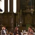 Drie dames met een passie voor literatuur in het imposante decor van de kerk van Kuringen - 29 augustus 2011