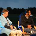 Martin (in Zin in Zomerdekentje) en Rodaan luisteren aandachtig naar Wajd - 20 augustus 2016 - foto: Jan Colla